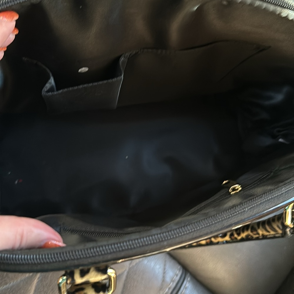 Disney Minnie Bowler Bag - Picture 6 of 9